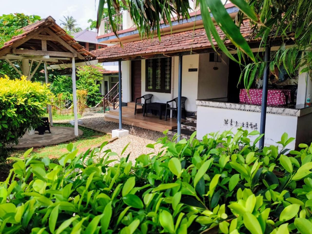 ורקלה Sherly Cottages מראה חיצוני תמונה